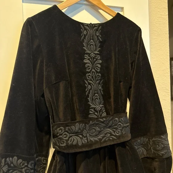 Voriagh embroidered velvet Misha dress with sash. Fragrance free home - Picture 2 of 3